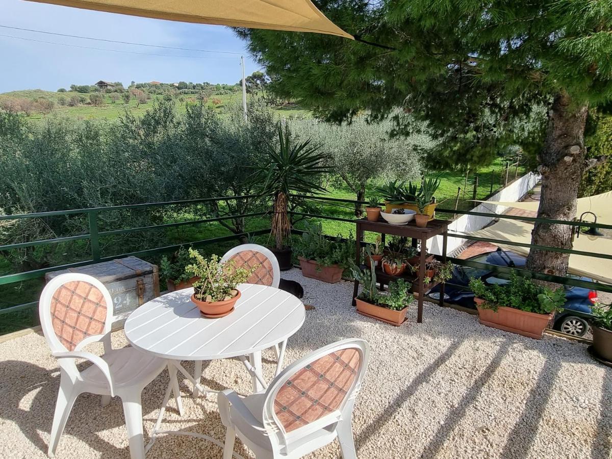 Motta SantʼAnastasia Sunset Valley Village מראה חיצוני תמונה