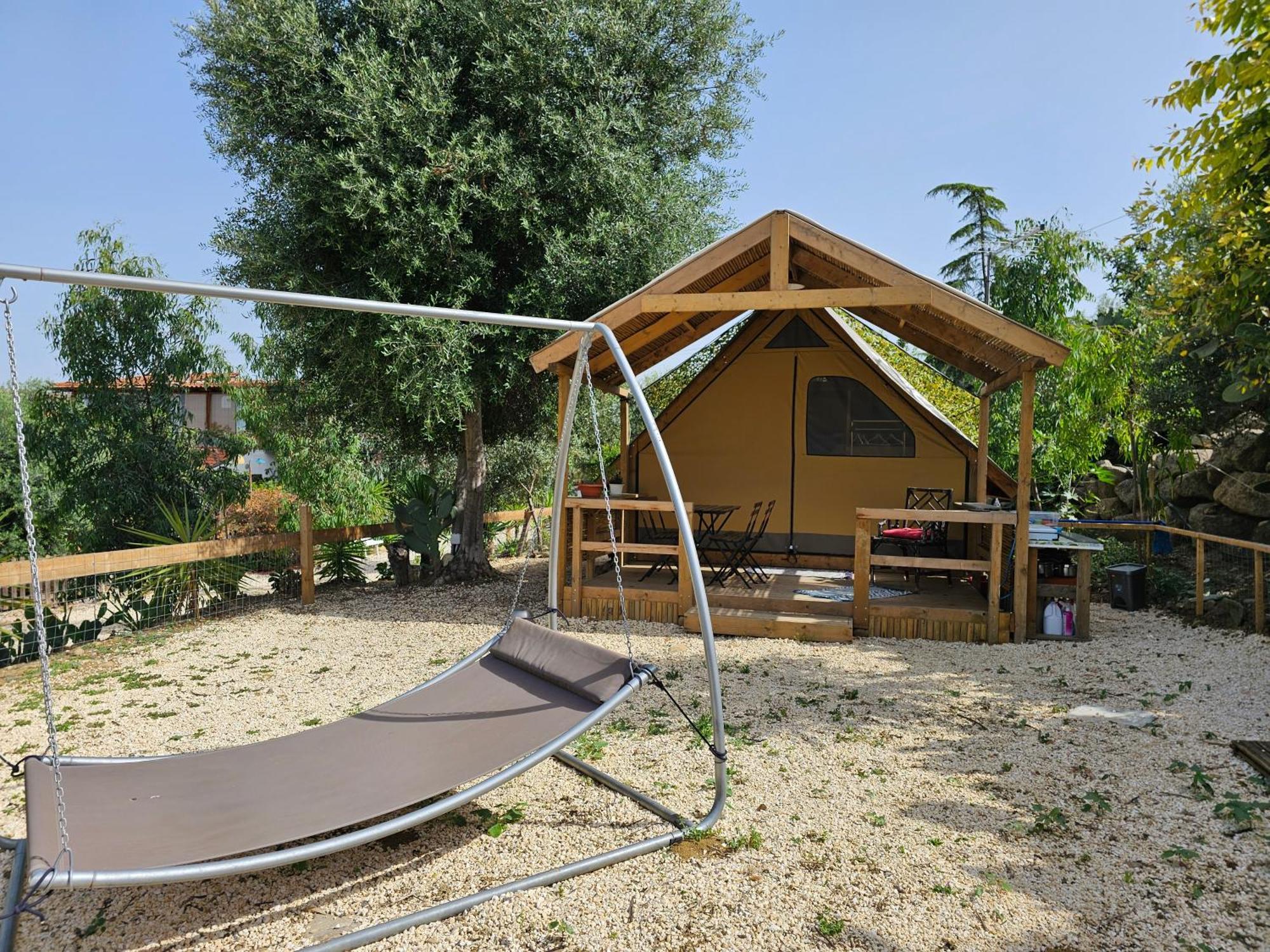 Motta SantʼAnastasia Sunset Valley Village מראה חיצוני תמונה
